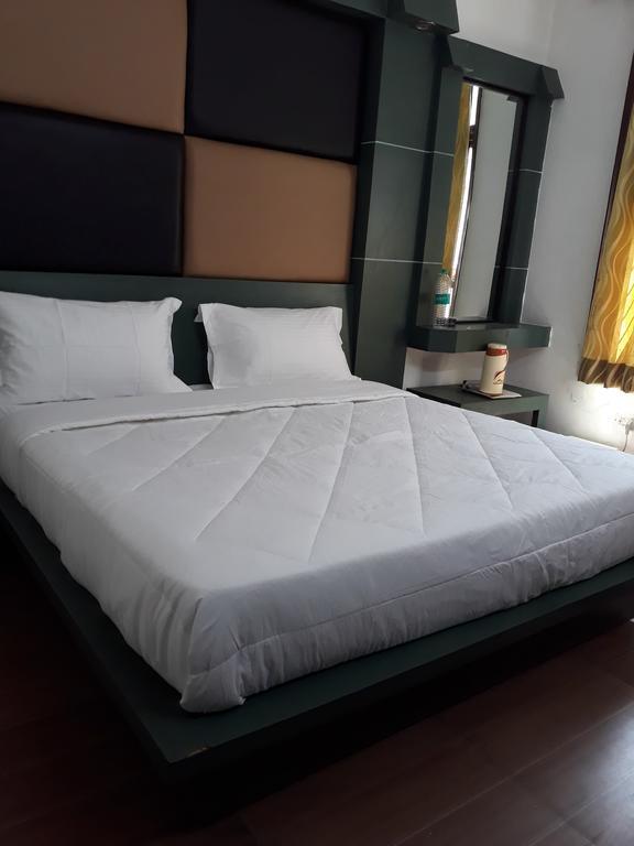 Hotel Katra Residency ภายนอก รูปภาพ