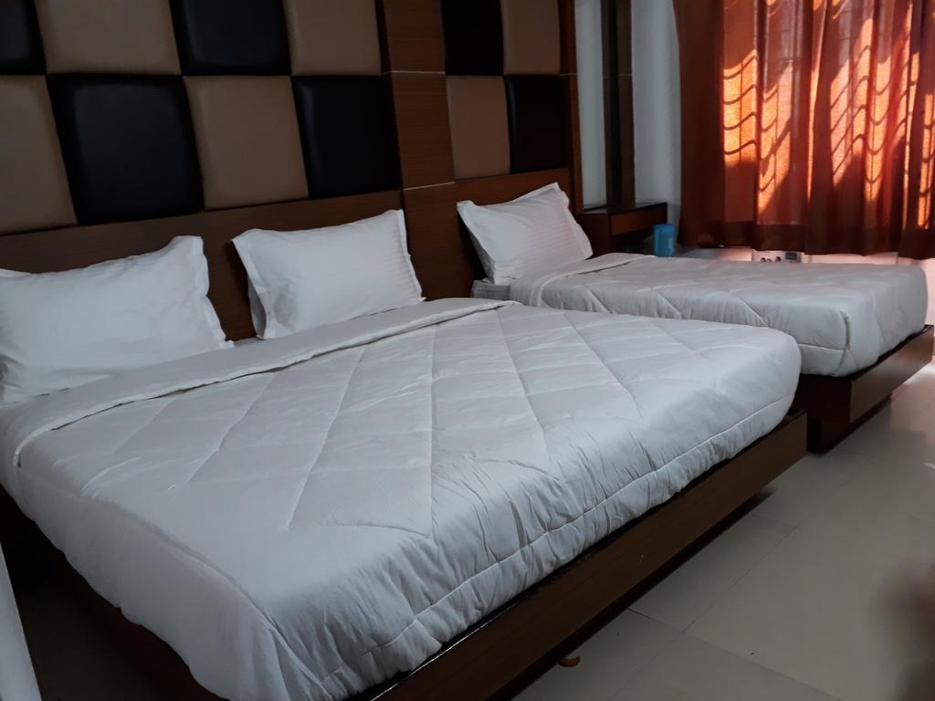 Hotel Katra Residency ภายนอก รูปภาพ