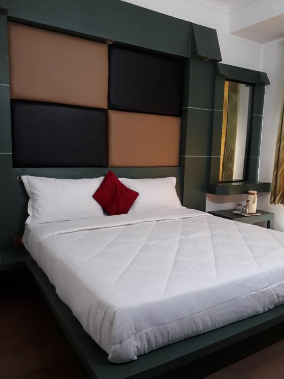 Hotel Katra Residency ภายนอก รูปภาพ