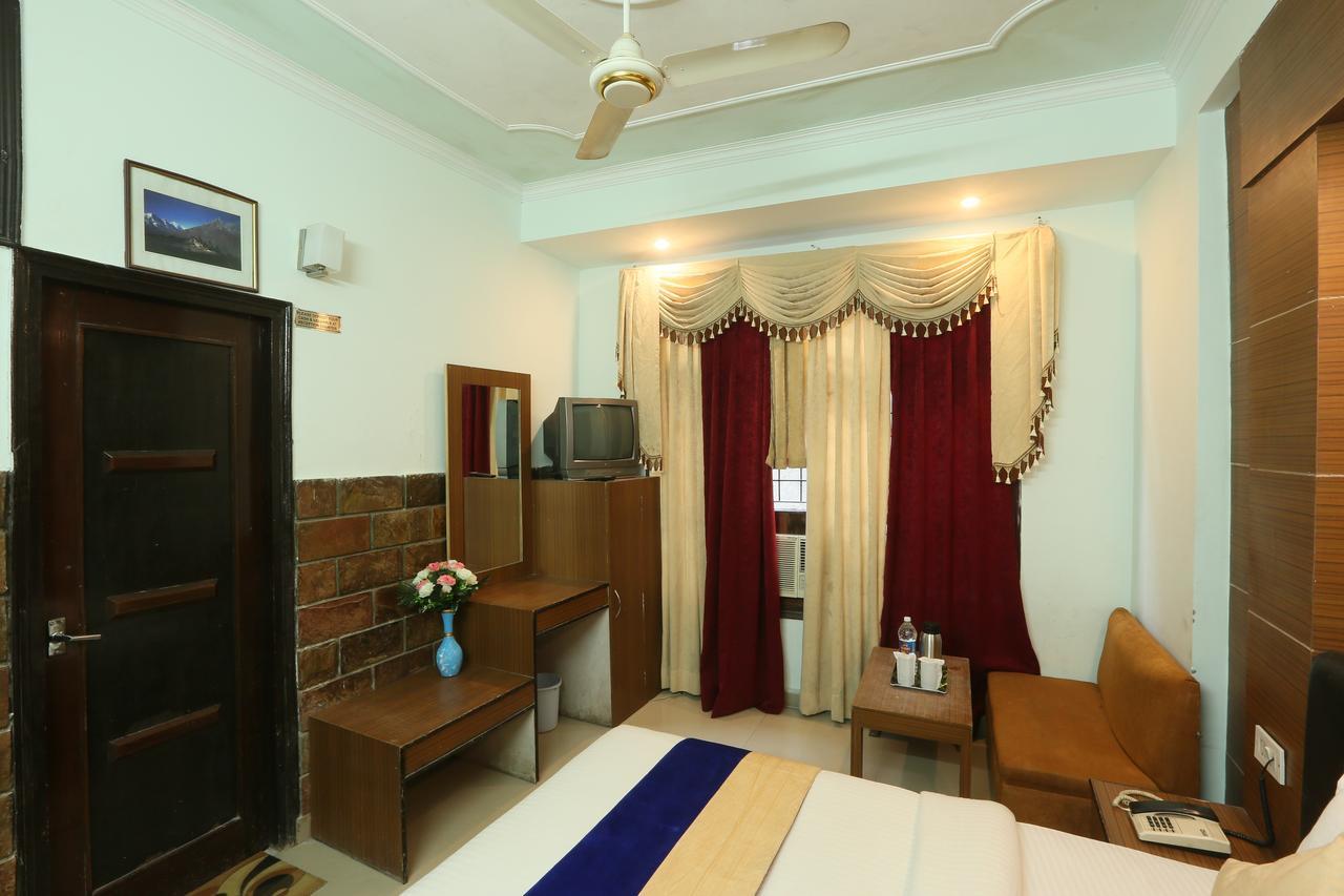 Hotel Katra Residency ภายนอก รูปภาพ