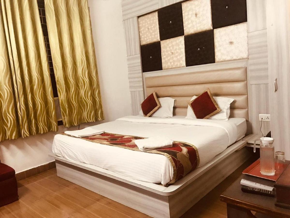 Hotel Katra Residency ภายนอก รูปภาพ